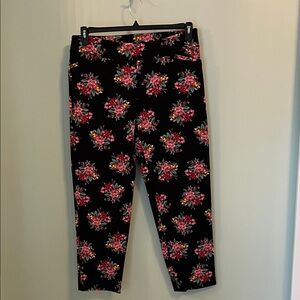 Terra & Sky Pull-on Black Stretchy Pants Straight Leg with Floral Print